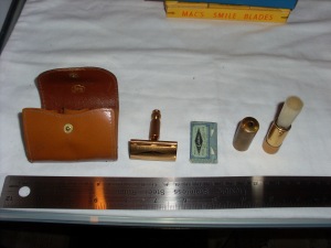 Gentleman's pocket shaving kit